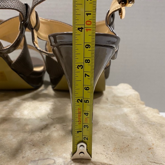 Lena Louisa Taupe Grey Patent Leather Platform Peep Toe Heels Sz 10 - Picture 8 of 10